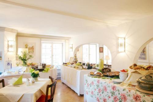 Hotel Weisses Ross Dinkelsbühl Екстериор снимка