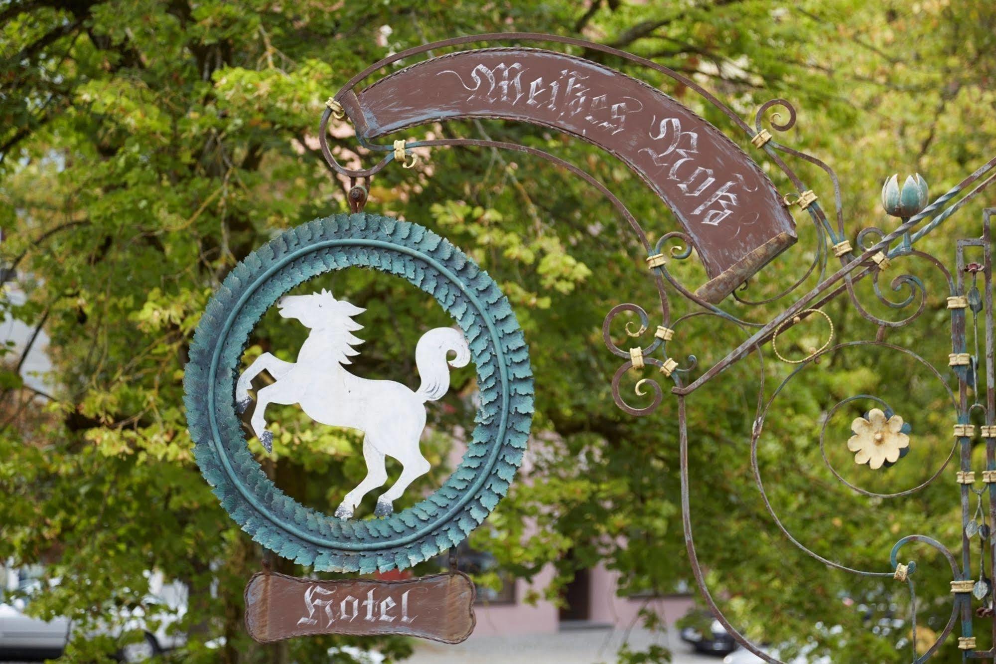 Hotel Weisses Ross Dinkelsbühl Екстериор снимка