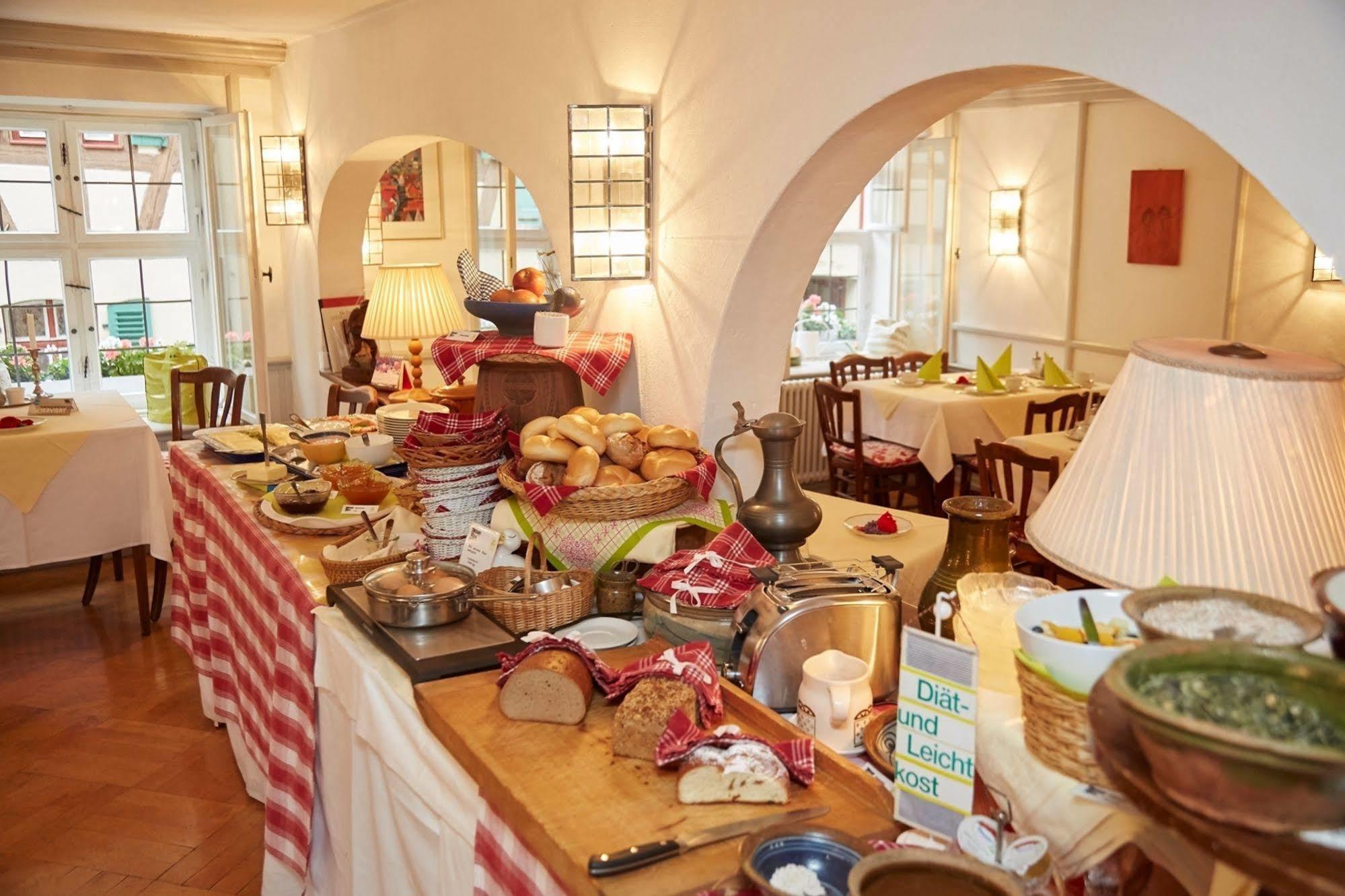 Hotel Weisses Ross Dinkelsbühl Екстериор снимка