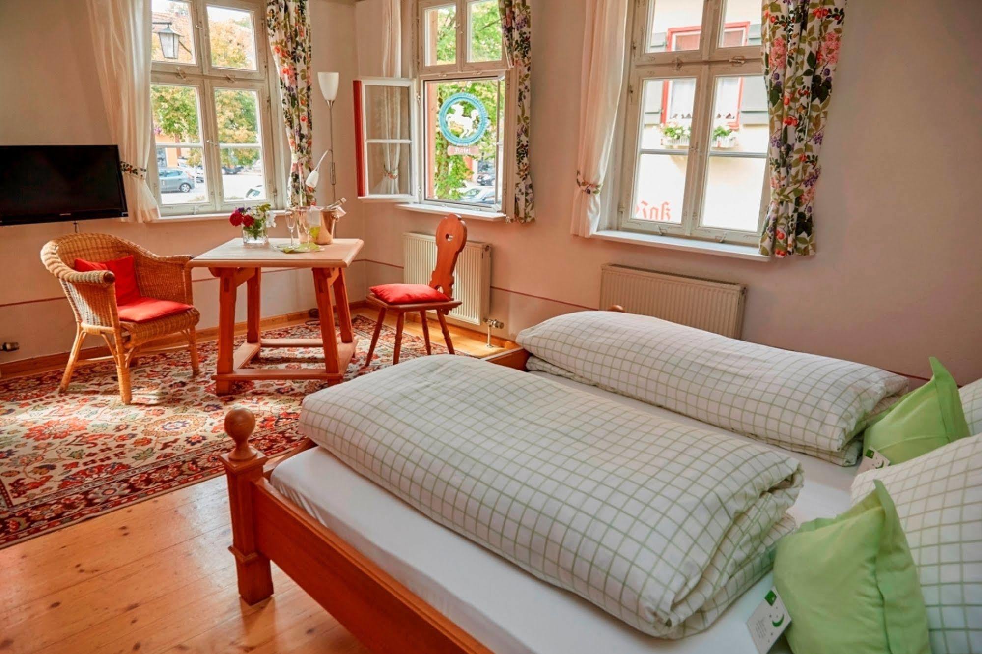 Hotel Weisses Ross Dinkelsbühl Екстериор снимка