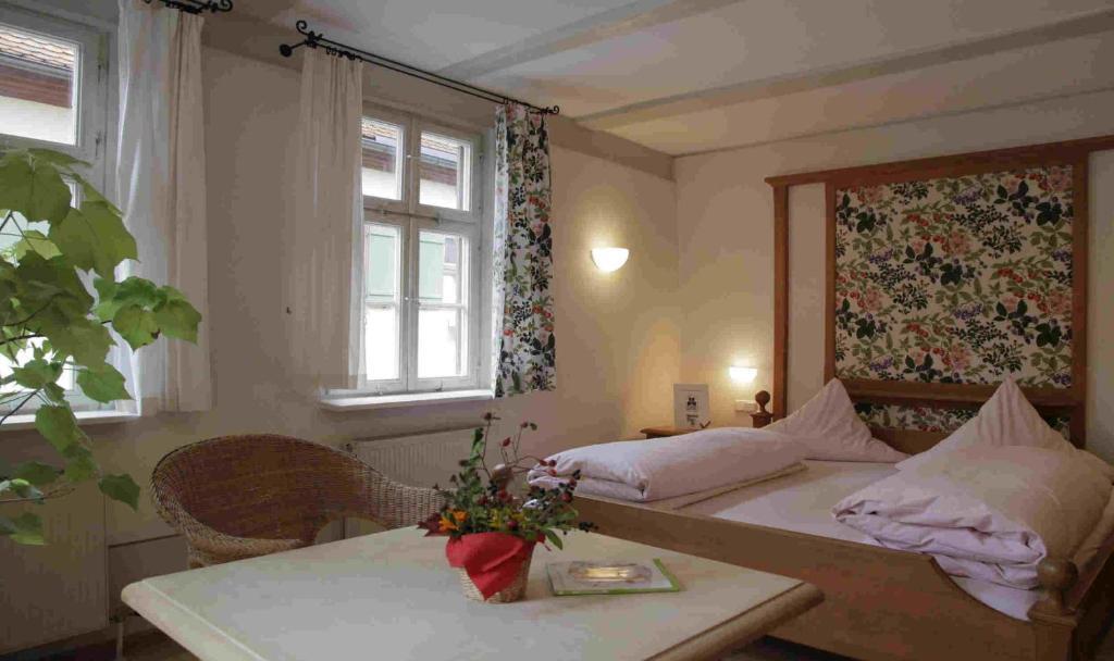 Hotel Weisses Ross Dinkelsbühl Екстериор снимка